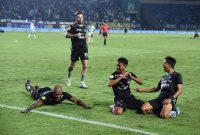 
Pemain Persib merayakan gol Beckham Putra. (Foto: Persib)