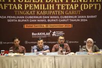 Rapat Pleno Rekapitulasi dan Penetapan DPT tingkat Kabupaten Garut pada Pemilihan Gubernur dan Wakil Gubernur Jawa Barat serta Bupati dan Wakil Bupati Garut Tahun 2024 di Ballroom Hotel Santika Garut,  Jumat (20/9/2024)(Foto: Istimewa)