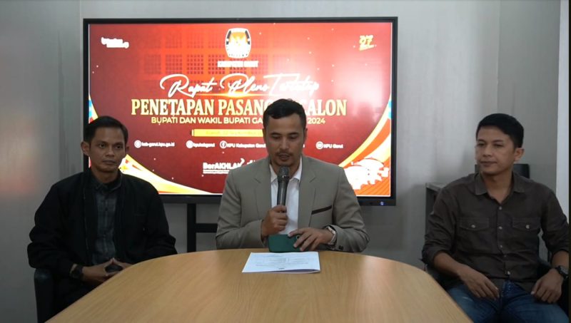 KPU Garut menetapkan pasangan Helmi Budiman-Yudi Nugraha dan Abdusy Syakur Amin-Putri Karlina sebagai peserta Pemilihan Bupati dan Wakil Bupati Kabupaten Garut 2024, melalui pleno tertutup di Kantor KPU Garut, Minggu (22/9/2024)(Foto: Istimewa)