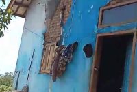 Gempa yang mengguncang Kabupaten Garut pada Rabu (18/9/2024) menyebabkan sejumlah rumah di beberapa wilayah kecamatan mengalami kerusakan (Foto: Istimewa)