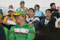 
Pj. Gubernur Jawa Barat Bey Machmudin menghadiri penutupan PON XXI Aceh-Sumut 2024 di Stadion Utama Sport Center, Kabupaten Deli Serdang, Sumatera Utara, Jumat (20/9/2024).(Foto: Biro Adpim Jabar)

