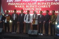 Pengundian nomor urut calon di AUla Hotel Santika, Jalan Cipanas Baru, Kecamatan Tarogong Kaler, Kabupaten Garut, Senin (23/9/2024)(Foto: Istimewa)
