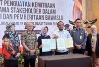  Bawaslu dan Diskominfo Jabar tandatangani Komitmen Bersama
Tangkal Berita Hoaks pada Masa Kampanye Pilkada Serentak di Hotel Novena, Kabupaten Bandung Barat, Selasa (8/10/2024). (Foto: dokpim jabar)
