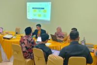 
Para peserta menyusun rencana SOP dan tindak lanjut pada Workshop Pembentukan Satuan Gugus Tugas Pencegahan dan Penanganan Kekerasan di Satuan Pendidikan (Satgas PPKSP), di ANB Hotel & Resort, Kecamatan Pameungpeuk, Kabupaten Garut, Sabtu (19/10/2024).(Foto:andre/dara)
