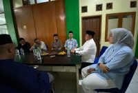 Paslon Bupati dan Wakil Bupati Garut nomor urut 2, Abdusy Syakur Amin-Putri Karlina bersilaturahmi ke PD Persis Garut untuk memaparkan visi misi, Senin (7/10/2024)(Foto: Istimewa)