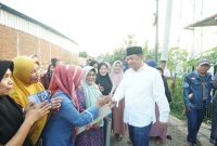 Calon Bupati Garut nomor urut 2, Abdusy Syakur Amin, mengunjungi pengrajin kulit di Desa Sukamulya, Kecamatan Karangpawitan, Kabupaten Garut pada Rabu (9/10/2024)(Foto: Istimewa)
