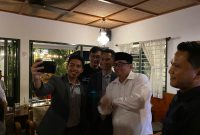 Calon Bupati Garut nomor urut 2, Abdusy Syakur Amin, bersilaturahmi dengan warga dan masyarakat Nahdlatul Ulama (NU) di Kampung Dangiang, Desa Dangiang,  Kecamatan Banjarwangi, Kabupaten Garut, Rabu (16/10/2024)(Foto: Istimewa)
