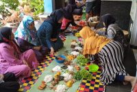 Koalisi Rakyat Garut menggelar kegiatan 'Botram Jumat Berkah' dalam rangka memperkuat dukungan bagi paslon Bupati dan Wakil Bupati Garut Helmi Budiman dan Yudi lasminingrat, Jumat (18/10/2024)(Foto: Istimewa)