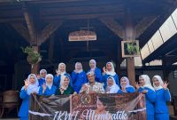 Ikatan Keluarga Wartawan Indonesia (IKWI) Jawa Barat mengadakan workshop dengan tema “IKWI Membatik” di Rumah Batik Komar Bandung, Selasa (22/10/2024).(Foto: dian/dara)
