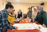 
Yayasan Bakti Barito dan STiR Education berkolaborasi meningkatkan pelatihan guru dan hasil pembelajaran di Kabupaten Garut. (Foto: Ist)
