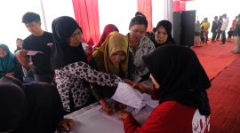 Simulasi Pemungutan, Penghitungan, dan Rekapitulasi Penghitungan Perolehan Suara Pemilihan Gubernur dan Wakil Gubernur serta Pemilihan Bupati dan Wakil Bupati Tahun 2024, di TPS 9, Desa Langensari, Kecamatan Tarogong Kaler, Kabupaten Garut, Minggu (17/11/2024)(Foto: Istimewa)