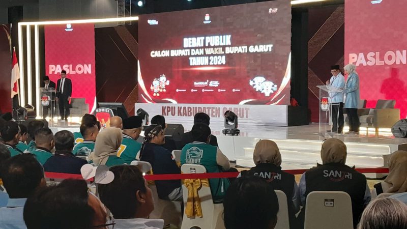 Debat kedua pasangan calon bupati dan wakil bupati Garut di Ballroom Hotel Santika, Jalan  Cipanas Baru, Kecamatan Tarogong Kaler, Kabupaten Garur, Rabu (20/11/2024)(Foto: Istimewa)
