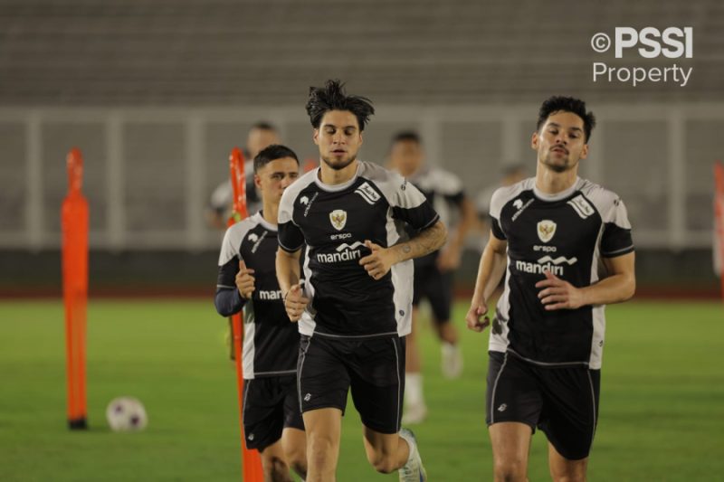 Suporter sudah tak sabar ingin melihat debut Kevin Diks  bersama  Timnas  Indonesia saat menjamu  Jepang di Stadion Utama Gelora Bung Karno (GBK), Jakarta, Jumat (15/11/2024).(Foto: PSSI)

