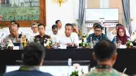 
Pj Gubernur Jabar Bey Machmudin menerima jajaran Komisi II DPR RI dalam kunjungan kerja spesifik terkait kesiapan Pilkada Serentak Tahun 2024,  di Gedung Negara Pakuan, Kota Bandung, Rabu (13 /11/2024).(Foto: Biro Adpim Jabar)
