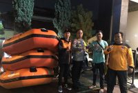  Badan Penanggulangan Bencana Daerah (BPBD) Kabupaten Bandung siapkan sejumlah perahu di lokasi rawan bencana banjir saat pencoblosan Pilkada 2024, Selasa malam (27/11/2024).(Foto: maji/dara)
