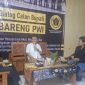 
Didik Agus Triwiyono (tengah) saat acara Dialog Paslon Bareng PWI KBB. (Foto: heny/dara)
