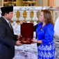 Dalam kunjungan resminya ke Peru, Presiden Republik Indonesia, Prabowo Subianto, dianugerahi tanda kehormatan tertinggi “Grand Cross of the Order of the Sun of Peru” oleh Pemerintah Peru. Penghargaan tersebut diberikan dalam upacara resmi di Istana Pemerintahan, Lima, Kamis (14/11/2024). (Foto: BPMI Setpres/ Muchlis Jr)