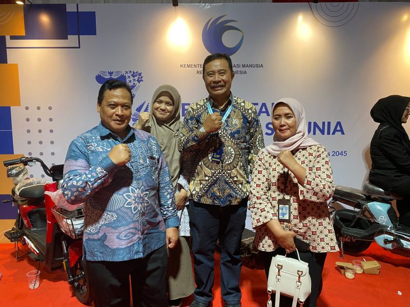 
Pj Bupati Garut, Barnas Adjidin, menghadiri Acara Puncak Peringatan HAM Sedunia ke-76 di Taman Mini Indonesia Indah (TMII), Jakarta Timur, Selasa (10/12/2024).(Foto: andre/dara)

