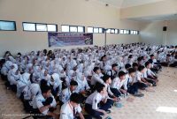 Puluhan ribu siswa SMA dan SMK se-Jabar mengikuti Masa Pengenalan Lingkungan Sekolah (MPLS).(Foto: dok/dara)
