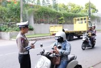 Operasi Gabungan (Opsgab) pemeriksaan status pajak kendaraan bermotor (KBM) sudah mulai berjalan di sejumlah wilayah Bandung Raya.(Foto: deram/dara)
