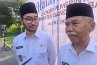 Bupati Bandung Barat, Jeje Ritchie Ismail dn wakilnya Asep Ismail. (Foto: heny/dara)

