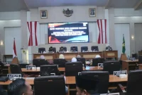 
Suasana ruang Rapat Paripurna  DPRD Kabupaten Sukabumi, Jumat (11/4/2025).(Foto: Ist)
