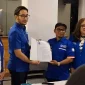 Jeje Ritchie Ismail menerima SK dari Joko Suyono (Foto: Istimewa)