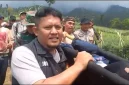 Elang Guntur Pratama (16), pendaki asal Karawang yang sebelumnya dilaporkan hilang di Gunung Cikuray, Kabupaten Garut, saat dilakukan evakuasi oleh tim gabungan usai ditemukan pada Jumat (16/5/2025) pagi (Foto: Istimewa)