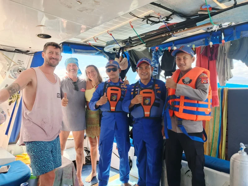 Satpolairud Polres Garut melakukan pemeriksaan
kapal asing berbendera Malaysia bernama SEAPUP yang berlabuh darurat di Perairan Santolo, Kecamatan Cikelet, Kabupaten Garut, Rabu (28/5/2025).
(Foto: Istimewa)