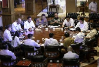 Presiden Prabowo Subianto menggelar pertemuan terbatas di kediaman pribadinya di Hambalang, Kabupaten Bogor, Jawa Barat, pada Senin, 23 Juni 2025. (Foto: BPMI Setpres)
