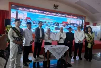 Bupati Bandung Barat Jeje Ritchie Ismail, Wakil Bupati Bandung Barat Asep Ismail bersama yang lainnya
(Foto: Istimewa)