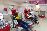 Dalam rangka memperingati Hari Donor Darah Sedunia, lebih dari 40 mitra pengemudi Maxim di Bandung menunjukkan kepedulian sosial yang luar biasa melalui aksi donor darah.(Foto: Ist)
