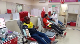 Dalam rangka memperingati Hari Donor Darah Sedunia, lebih dari 40 mitra pengemudi Maxim di Bandung menunjukkan kepedulian sosial yang luar biasa melalui aksi donor darah.(Foto: Ist)

