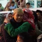 
Kepulangan Haji Kloter 40 Gelombang II, disambut haru keluarga  di Gedung Pendopo Garut, Jalan Kiansantang, Kecamatan Garut Kota, Kabupaten Garut, Selasa (1/7/2025).(Foto: andre/dara)
