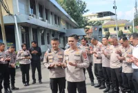 
Kapolres Garut, AKBP Mochamad Fajar Gemilang,  meresmikan Cafe 10.2  di lingkungan Mapolres Garut, Jalan Sudirman, Kecamatan Karangpawitan, Kabupaten Garut, Senin (7/7/2025).(Foto: andre/dara)
