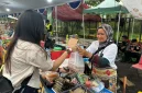 PNM fasilitasi nasabah PNM Mekar untuk berjualan di halaman Stadion Si Jalak Harupat Kabupaten Bandung dalam ajang Piala Presiden yang digelar sejak 6 Juli 2025 (Foto: Istimewa)