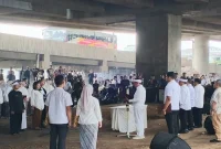 Gubernur Jawa Barat Dedi Mulyadi melantik pejabat di lingkungan Pemda Provinsi Jabar, di kolong jembatan tol di kawasan Cileunyi, Kabupaten Bandung, Rabu (2/7/2025). (Foto: Ist)
