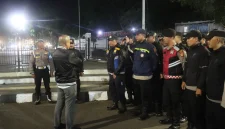
Kapolda Jabar, Irjen Pol. Rudi Setiawan, meninjau langsung ke lokasi terjadinya insiden dalam acara Pesta Rakyat di area Pendopo Garut, Jumat malam (18/7/2025).(Foto: andre/dara)
