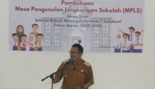 Bupati Sukabumi Asep Japar saat launching sekolah rakyat (Foto: Istimewa)