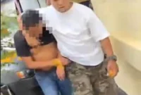 Petugas Reskrim Polsek Cibatu, Polres Garut, mengamankan MA (53), pelaku tipu gelap dengan modus hipnotis di Tebing Tinggi, Sumatera Utara yang menyebabkan korban mengalami kerugian Rp 400 juta (Foto: Istimewa)