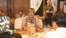 Bupati Sukabumi AsepJapar saat rakor bersama Mendagri dan KDM (Foto: Istimewa)