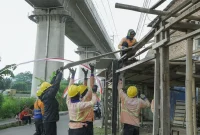 KCIC menertibkan 26 bangunan liar di wilayah Kelurahan Gempolsari, Kecamatan Bandung Kulon, Kota Bandung, Jawa Barat.(Foto: Ist)
